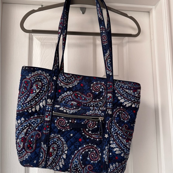 Vera Bradley Handbags - Vera Bradley Summer Stars tote bag purse